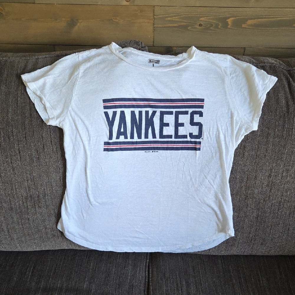 White Yankees Short Sleeve Tee